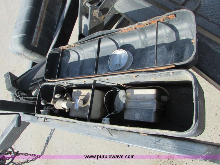 image for item K2565 2005 Escalate ET1200 Workforce tilt deck trailer