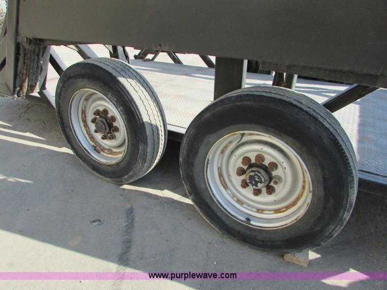 image for item K2565 2005 Escalate ET1200 Workforce tilt deck trailer