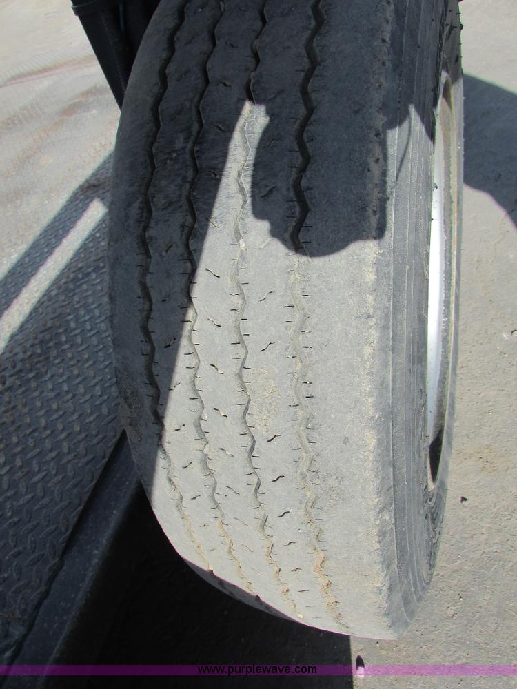 image for item K2565 2005 Escalate ET1200 Workforce tilt deck trailer