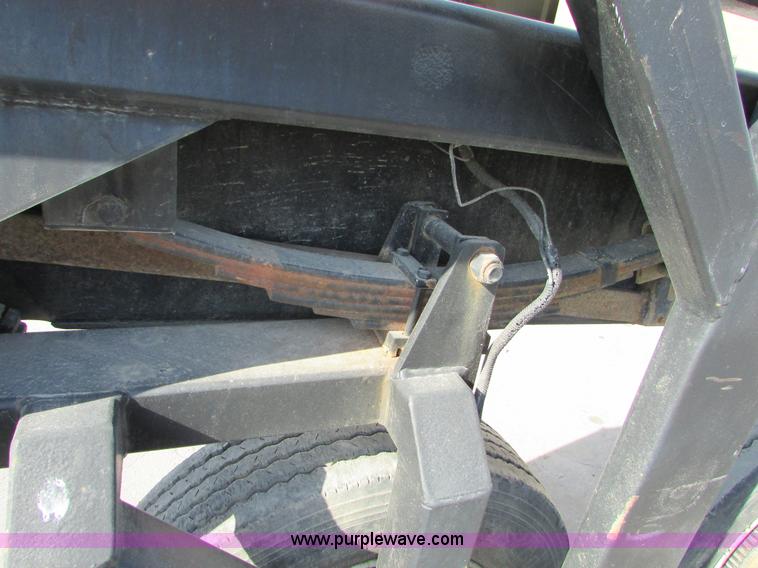 image for item K2565 2005 Escalate ET1200 Workforce tilt deck trailer