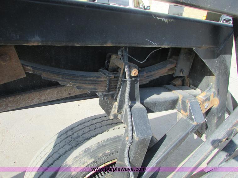 image for item K2565 2005 Escalate ET1200 Workforce tilt deck trailer