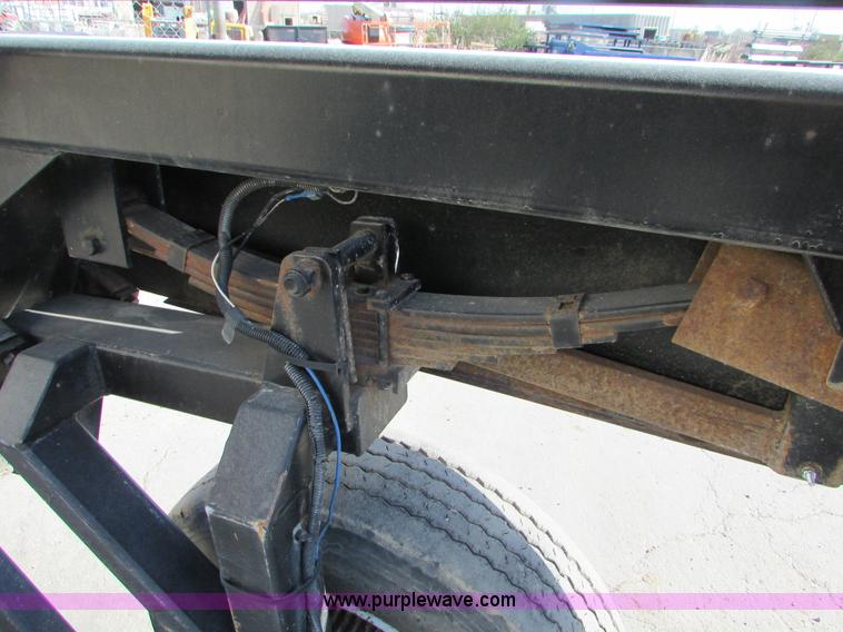 image for item K2565 2005 Escalate ET1200 Workforce tilt deck trailer