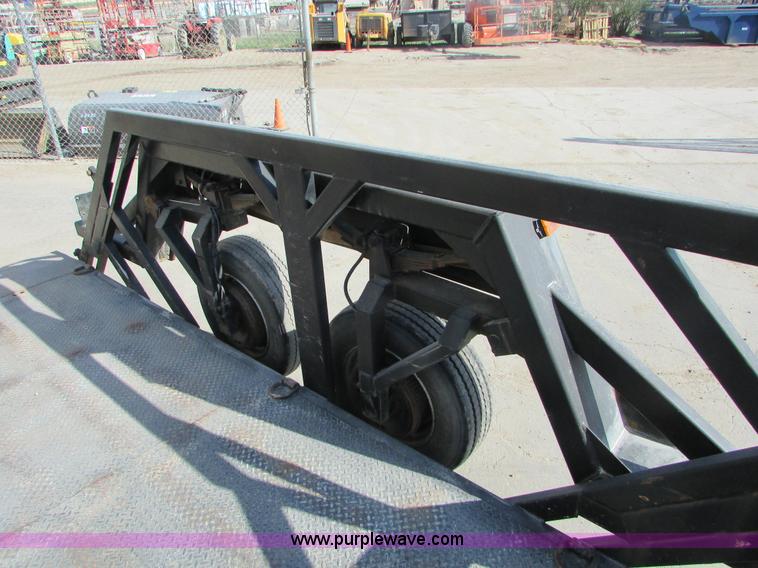 image for item K2565 2005 Escalate ET1200 Workforce tilt deck trailer