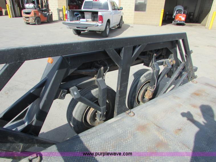 image for item K2565 2005 Escalate ET1200 Workforce tilt deck trailer