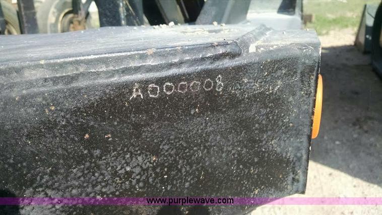 image for item K2565 2005 Escalate ET1200 Workforce tilt deck trailer