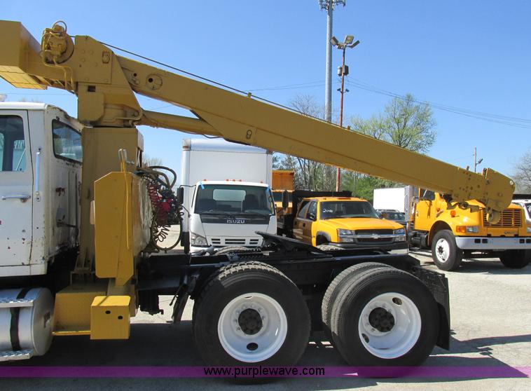 image for item K5008 1984 Ford LTL9000 crane truck