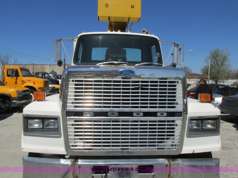 image for item K5008 1984 Ford LTL9000 crane truck