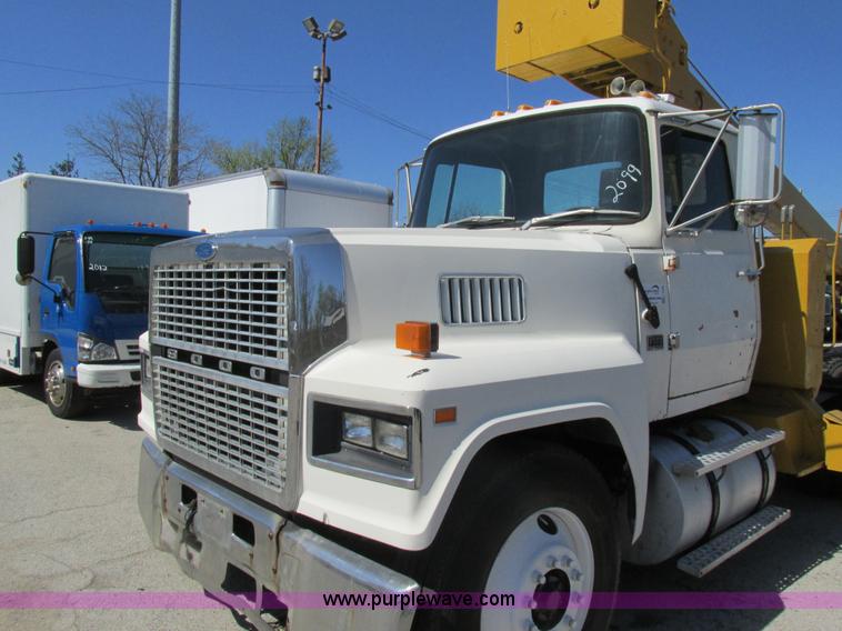 image for item K5008 1984 Ford LTL9000 crane truck