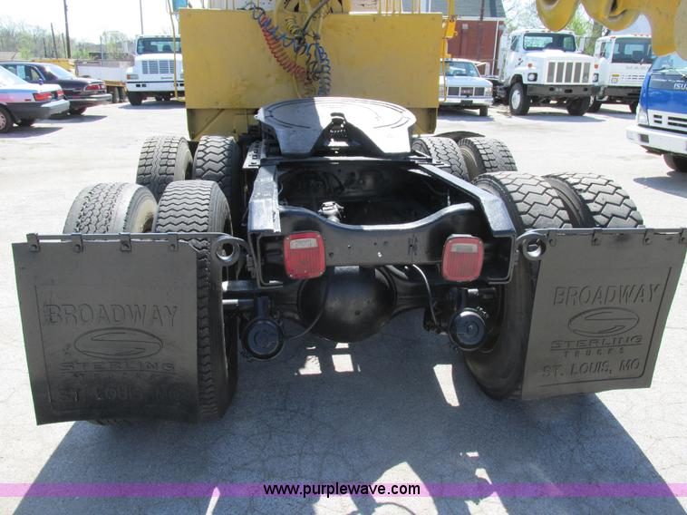 image for item K5008 1984 Ford LTL9000 crane truck