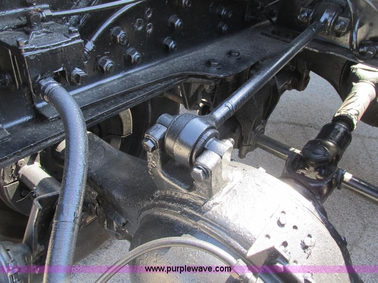 image for item K5008 1984 Ford LTL9000 crane truck