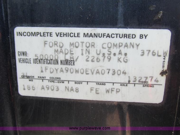 image for item K5008 1984 Ford LTL9000 crane truck