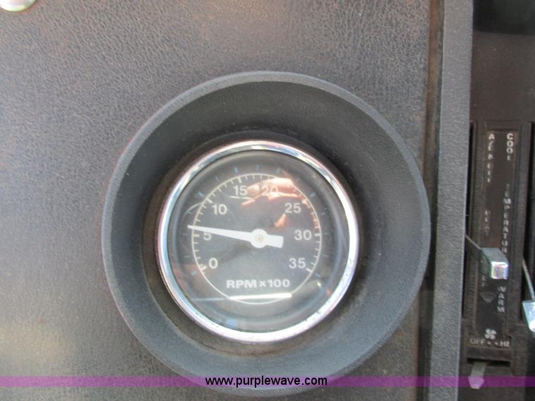 image for item K5008 1984 Ford LTL9000 crane truck