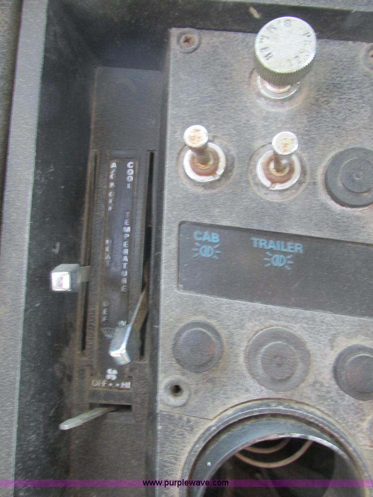 image for item K5008 1984 Ford LTL9000 crane truck