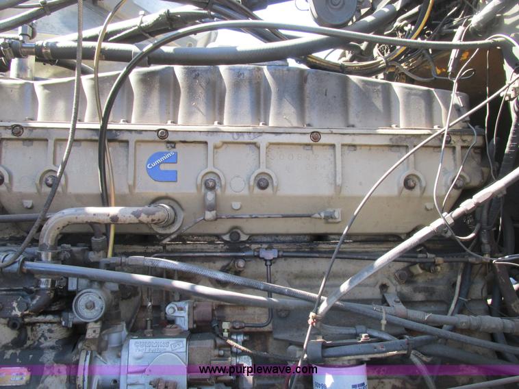 image for item K5008 1984 Ford LTL9000 crane truck