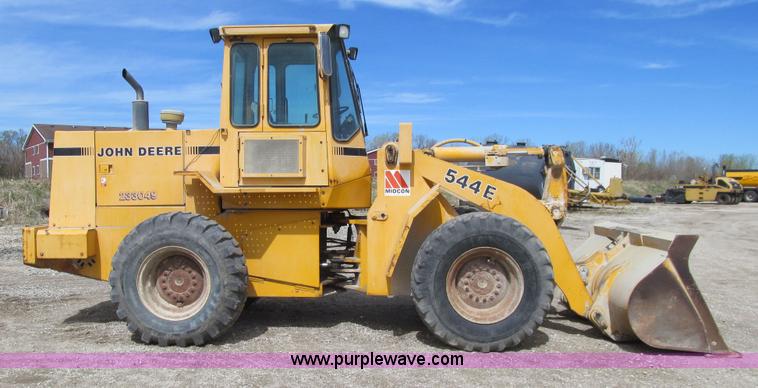 image for item K5563 1989 John Deere 544E wheel loader
