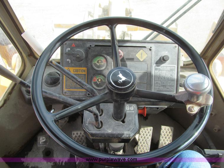 image for item K5563 1989 John Deere 544E wheel loader