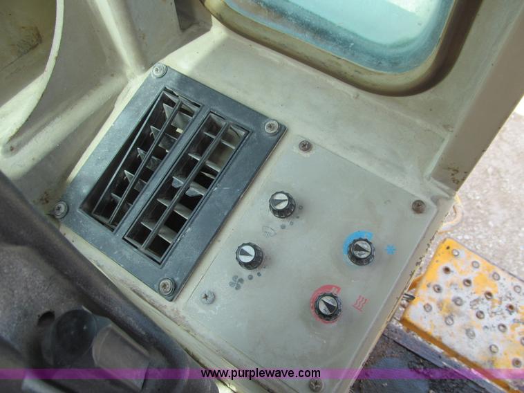 image for item K5563 1989 John Deere 544E wheel loader