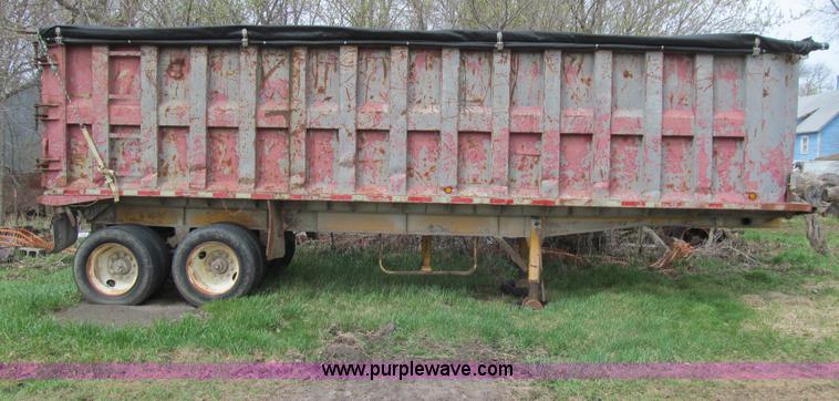 image for item K5569 1995 Borco end dump trailer