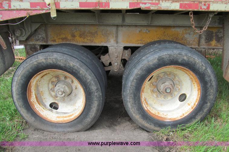 image for item K5569 1995 Borco end dump trailer