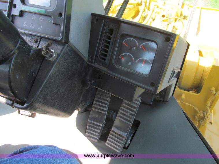 image for item K5620 1996 Caterpillar 980G wheel loader