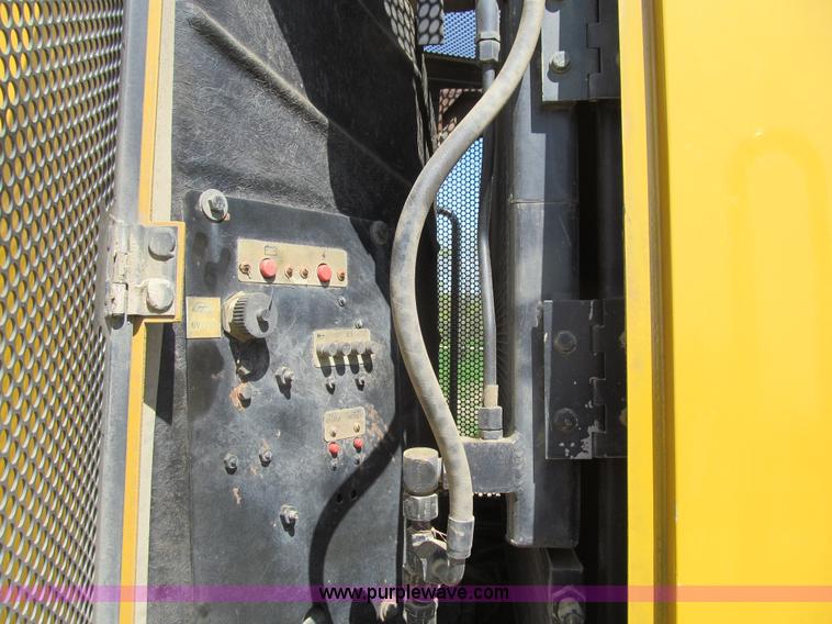 image for item K5620 1996 Caterpillar 980G wheel loader