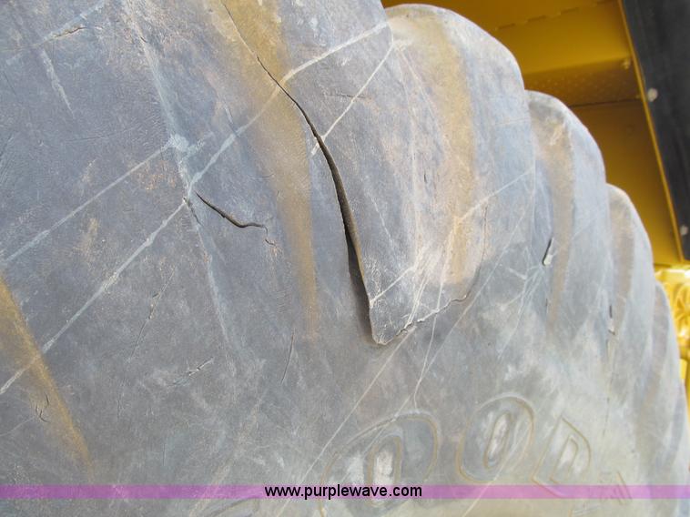 image for item K5620 1996 Caterpillar 980G wheel loader