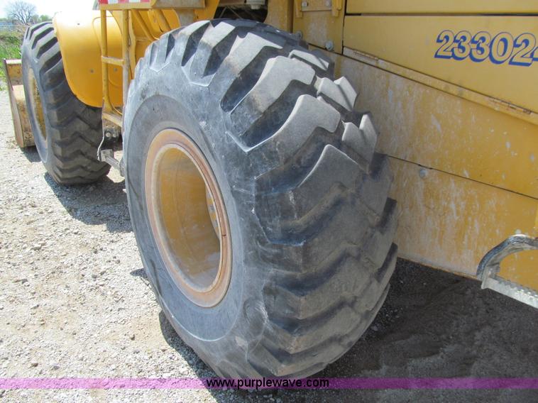 image for item K5623 1997 John Deere 544H wheel loader