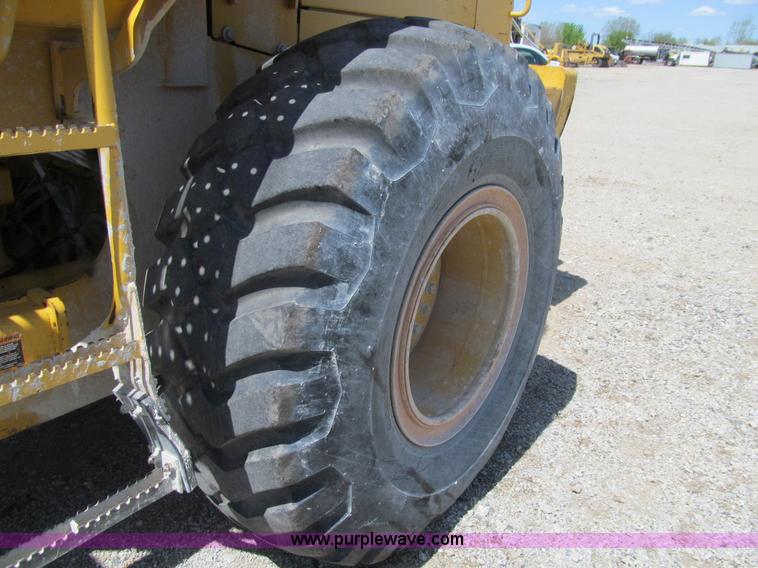image for item K5623 1997 John Deere 544H wheel loader