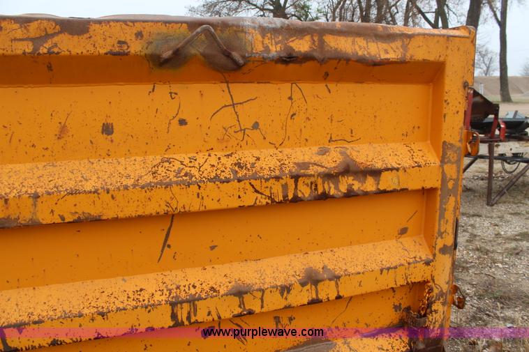 image for item K6766 Dump truck bed