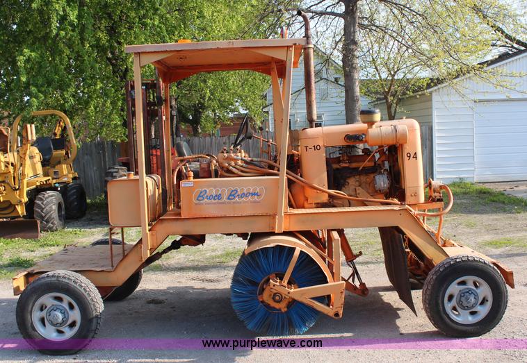 image for item K6814 Broce Broom T-10 sweeper