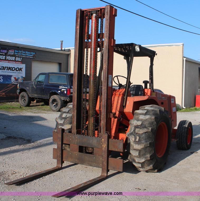 image for item K6815 John Deere 482C forklift