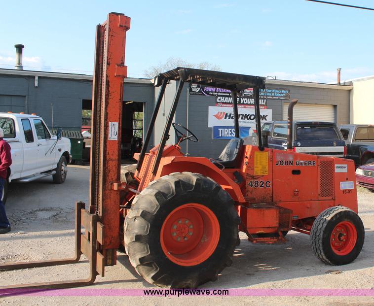 image for item K6815 John Deere 482C forklift