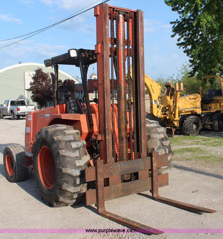 image for item K6815 John Deere 482C forklift