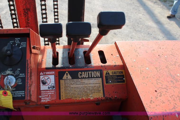 image for item K6815 John Deere 482C forklift