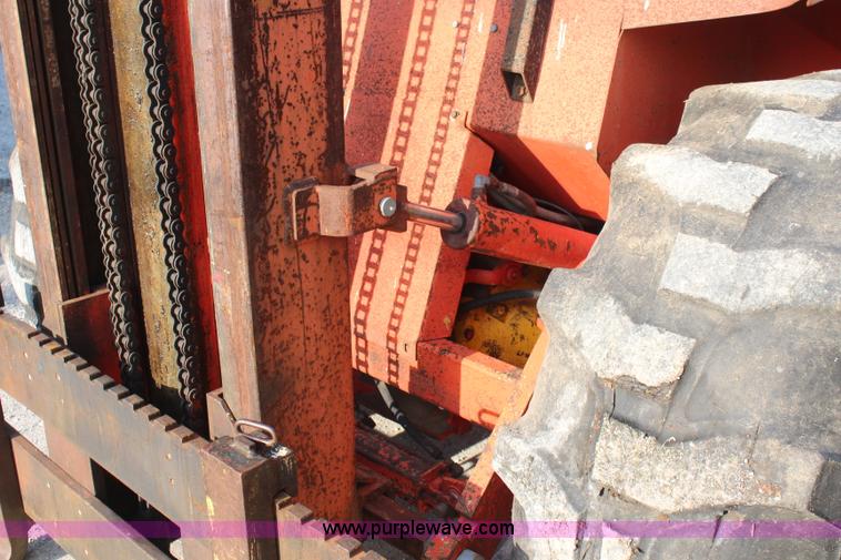 image for item K6815 John Deere 482C forklift