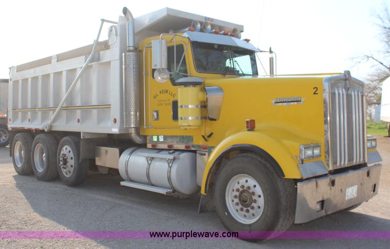 image for item K6995 2000 Kenworth W900 dump truck