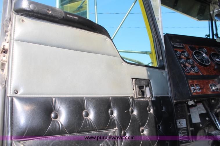 image for item K6995 2000 Kenworth W900 dump truck