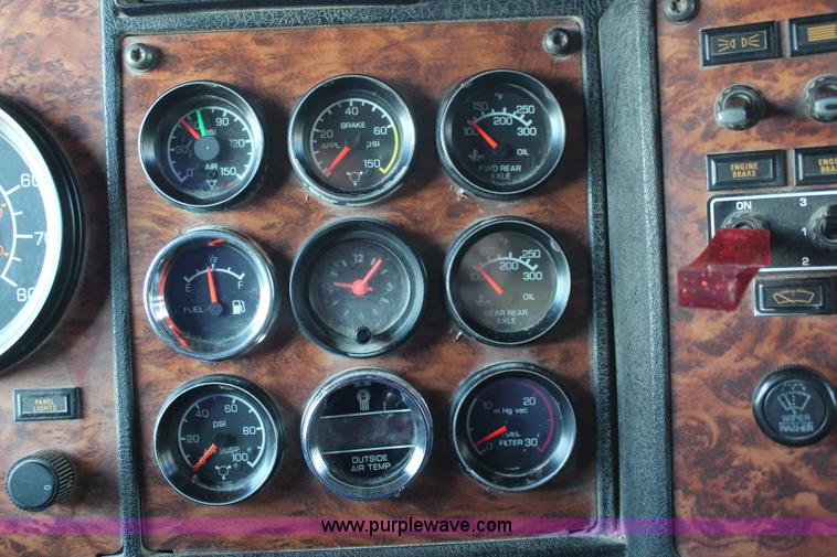 image for item K6995 2000 Kenworth W900 dump truck