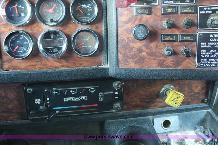 image for item K6995 2000 Kenworth W900 dump truck