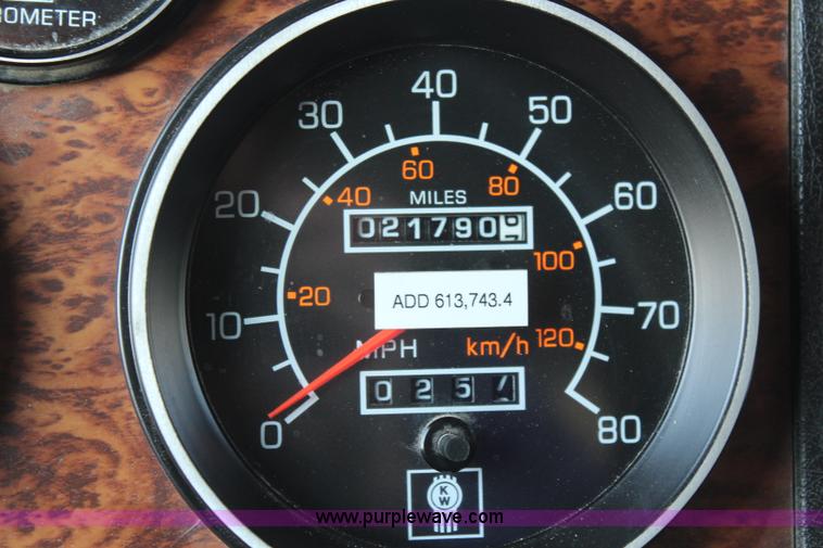 image for item K6995 2000 Kenworth W900 dump truck