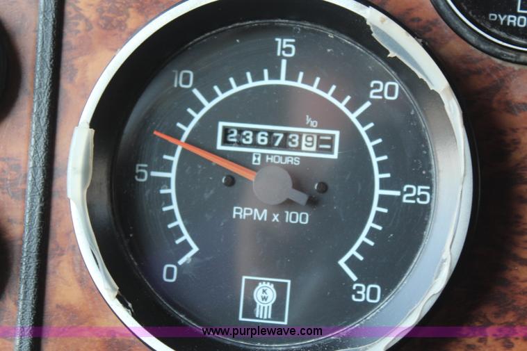 image for item K6995 2000 Kenworth W900 dump truck