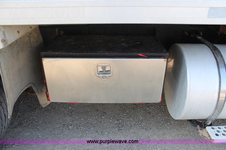 image for item K6995 2000 Kenworth W900 dump truck