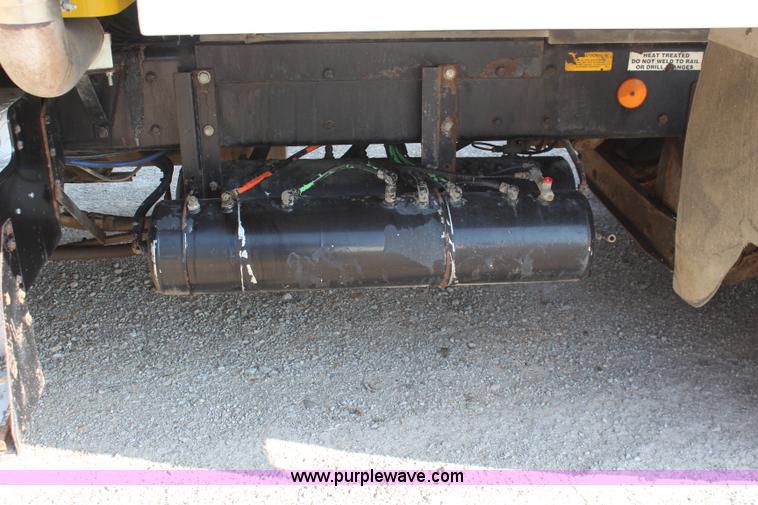 image for item K6995 2000 Kenworth W900 dump truck