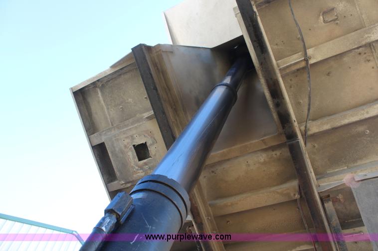 image for item K6995 2000 Kenworth W900 dump truck