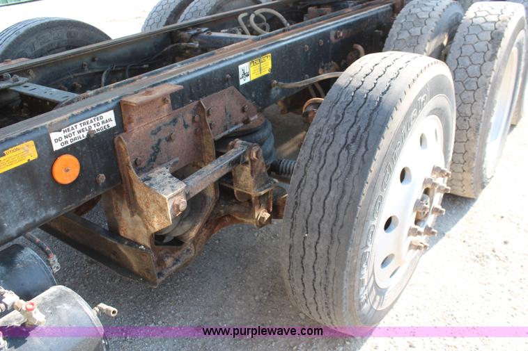 image for item K6995 2000 Kenworth W900 dump truck