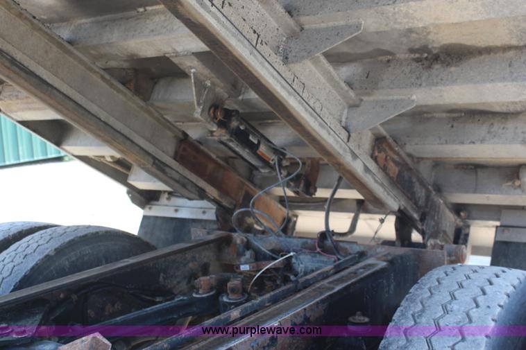 image for item K6995 2000 Kenworth W900 dump truck