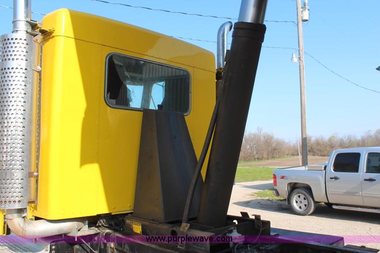 image for item K6995 2000 Kenworth W900 dump truck