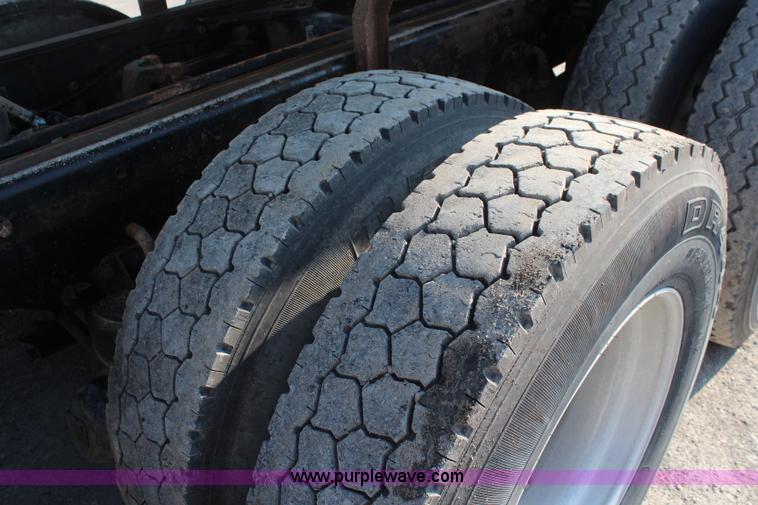 image for item K6995 2000 Kenworth W900 dump truck