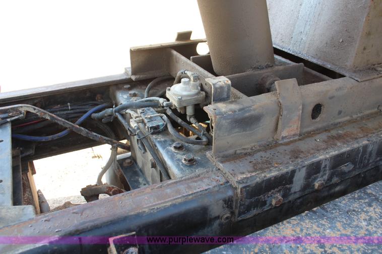 image for item K6995 2000 Kenworth W900 dump truck