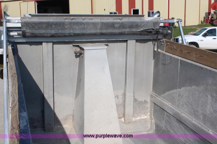 image for item K6995 2000 Kenworth W900 dump truck